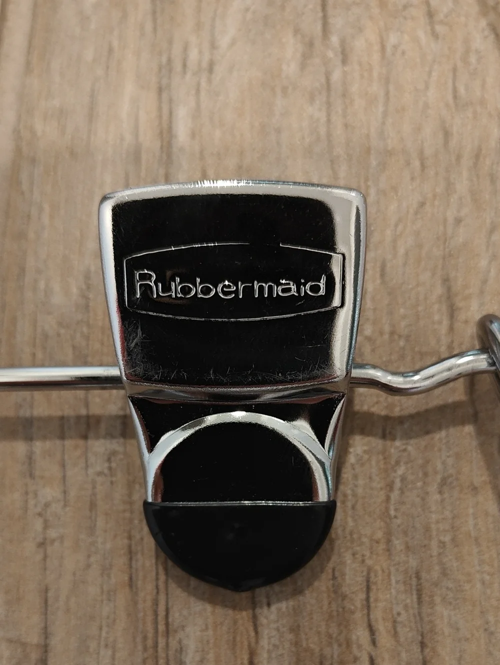 EUC Rubbermaid Skirt Hanger